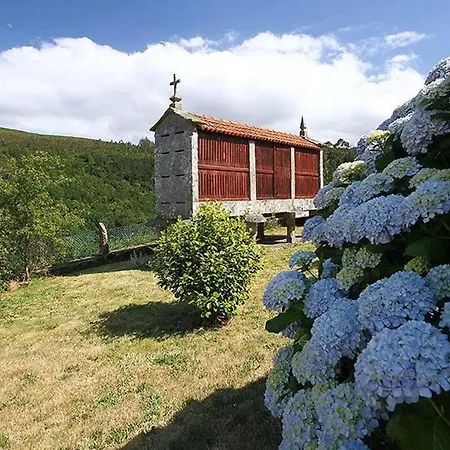 House - 3 Bedrooms - 04954 Lousame